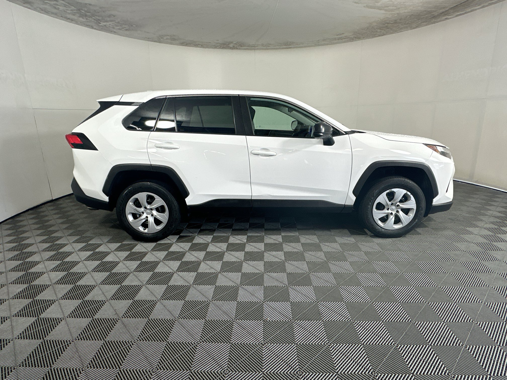 Used 2023 Toyota RAV4 LE FWD image 2