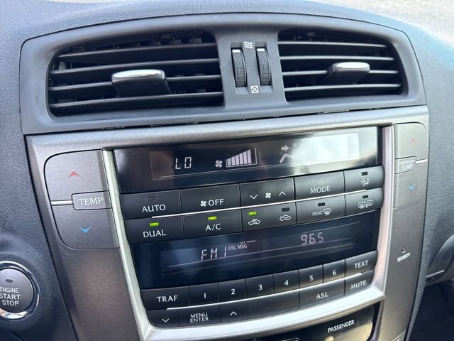 Used 2012 Lexus IS 250C w/ Luxury Pkg RWD image 18