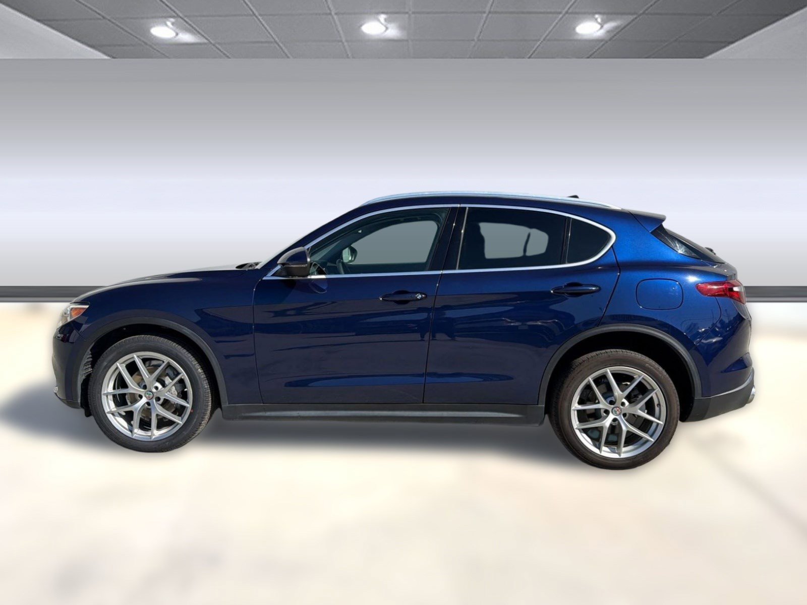 Used 2018 Alfa Romeo Stelvio Ti image 2