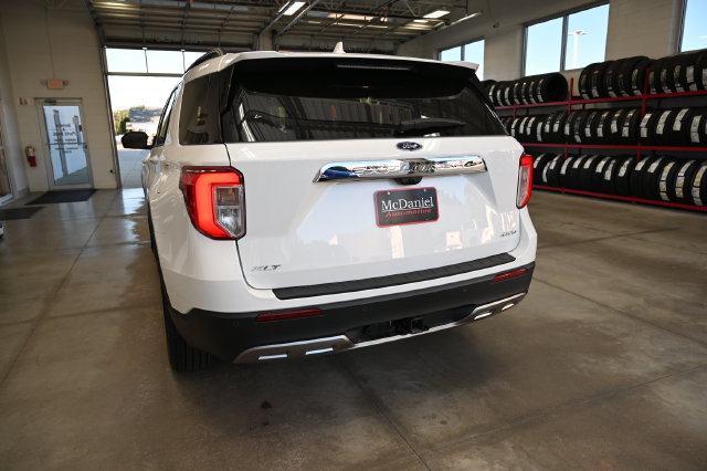 Used 2023 Ford Explorer XLT w/ Equipment Group 202A AWD/4WD image 7