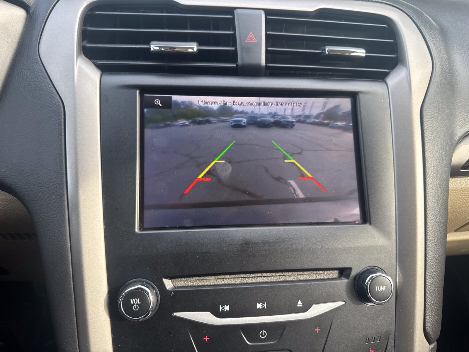 Used 2013 Ford Fusion SE FWD image 15