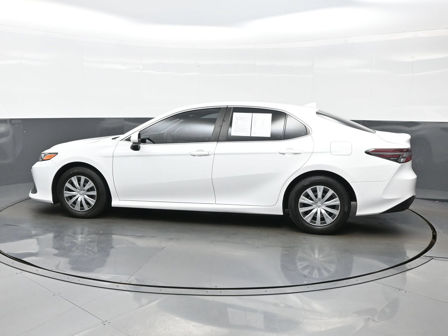 Used 2023 Toyota Camry LE FWD image 3