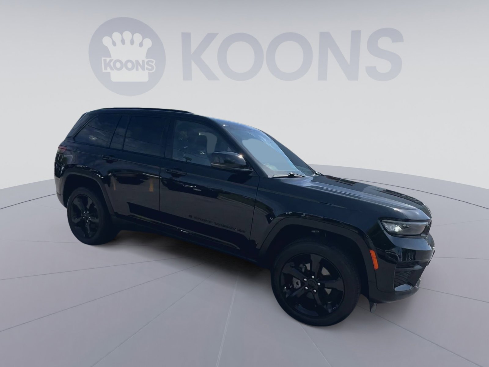 Used 2023 Jeep Grand Cherokee Altitude image 2