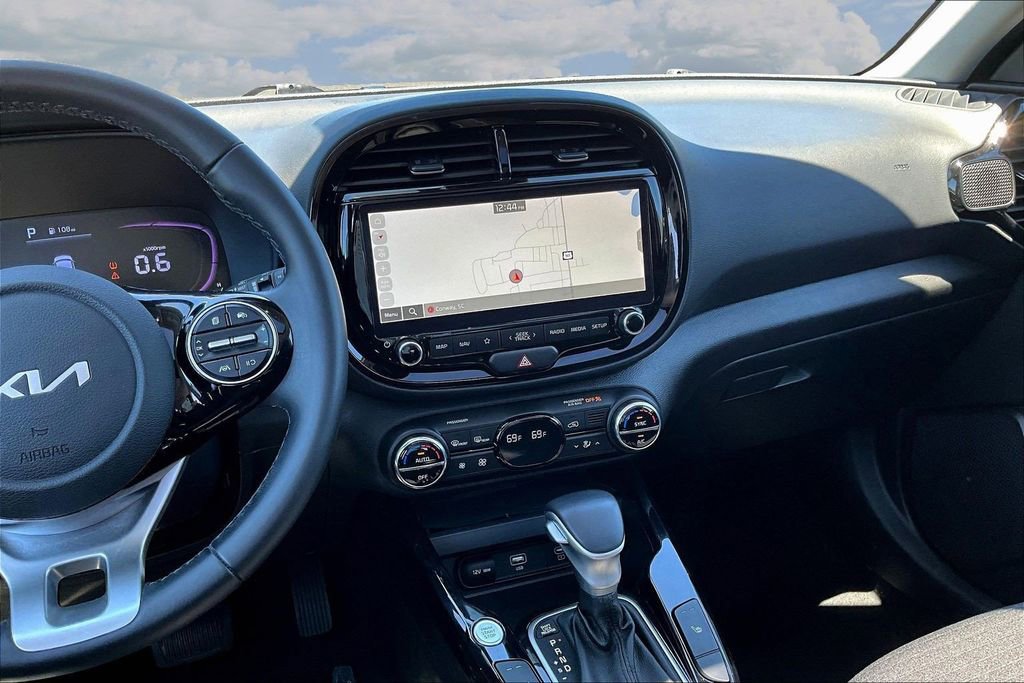 Used 2025 Kia Soul EX FWD image 11