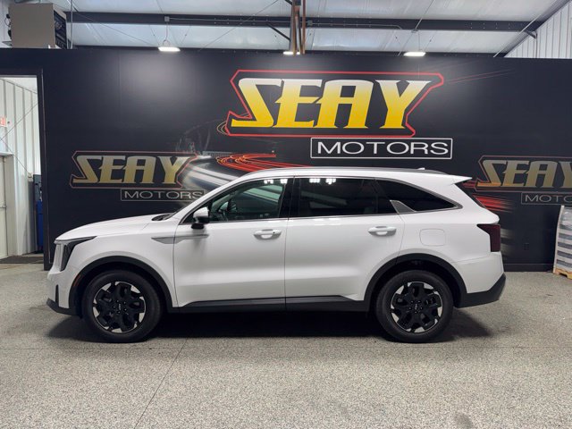 Used 2025 Kia Sorento S w/ Panoramic Sunroof Package FWD image 2
