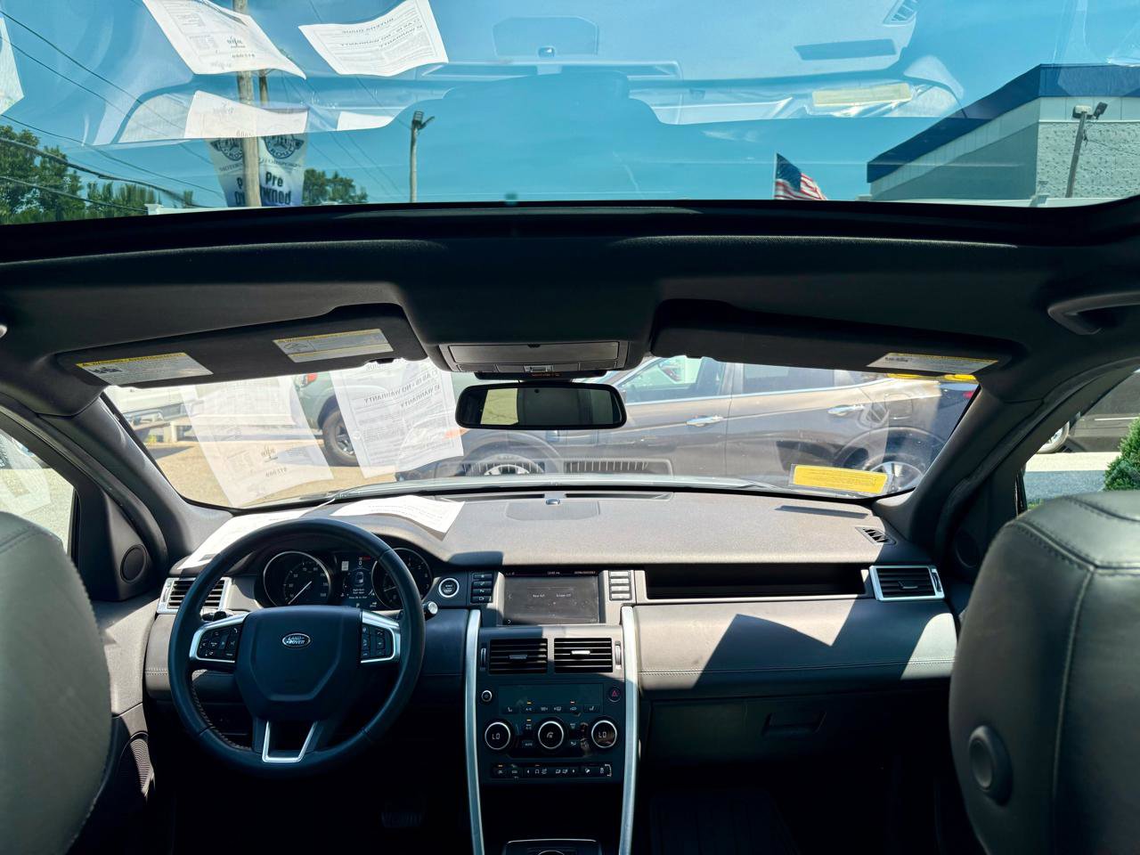 Used 2017 Land Rover Discovery Sport HSE Luxury AWD/4WD image 32