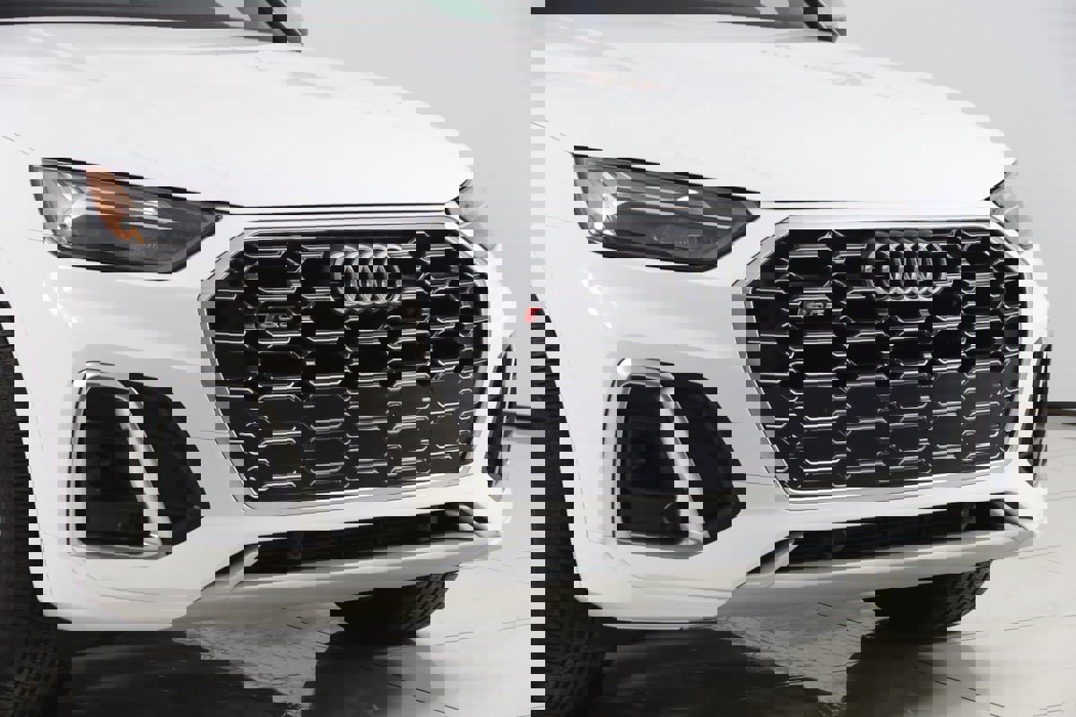 Used 2022 Audi SQ5 Premium image 39