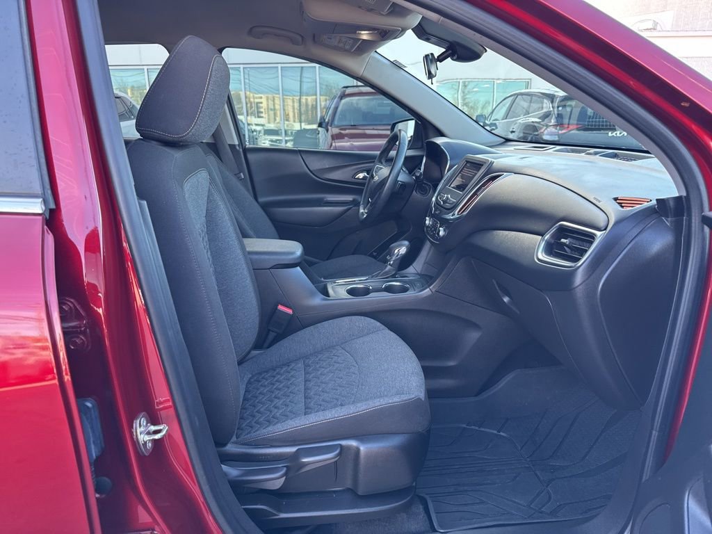 Used 2023 Chevrolet Equinox LT image 21