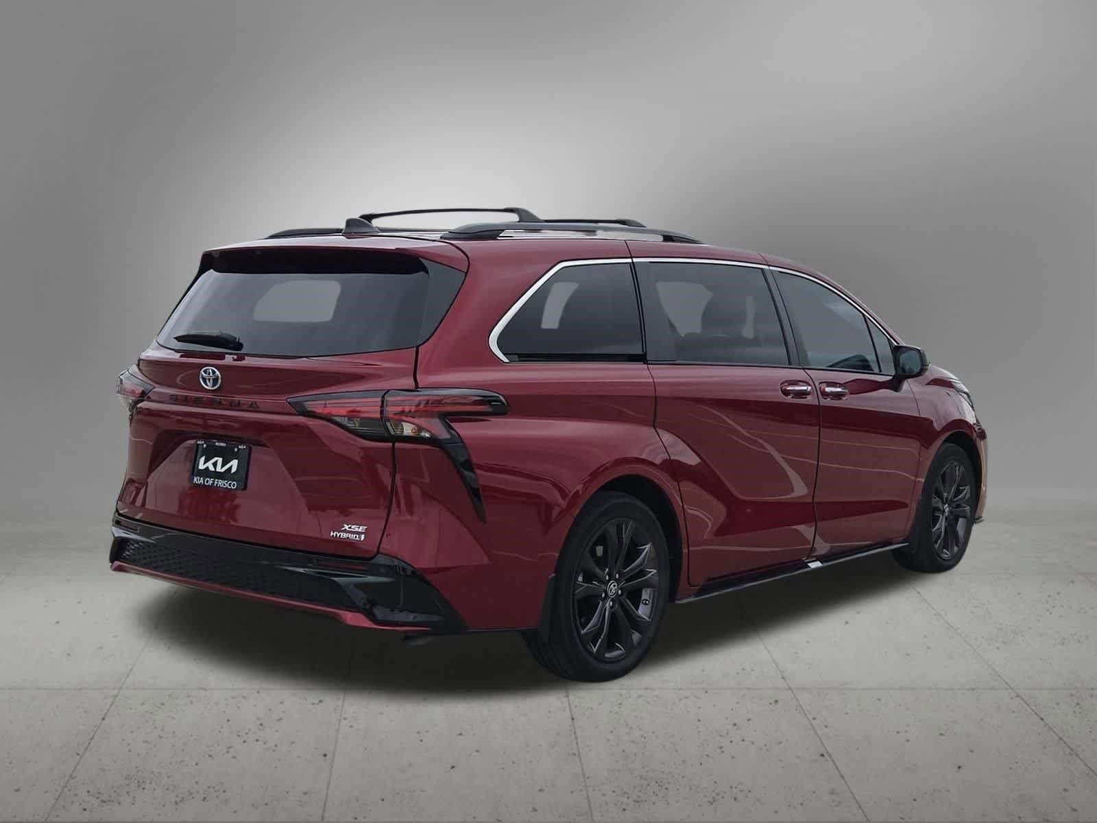 Used 2022 Toyota Sienna XSE w/ XSE Plus Package FWD image 6