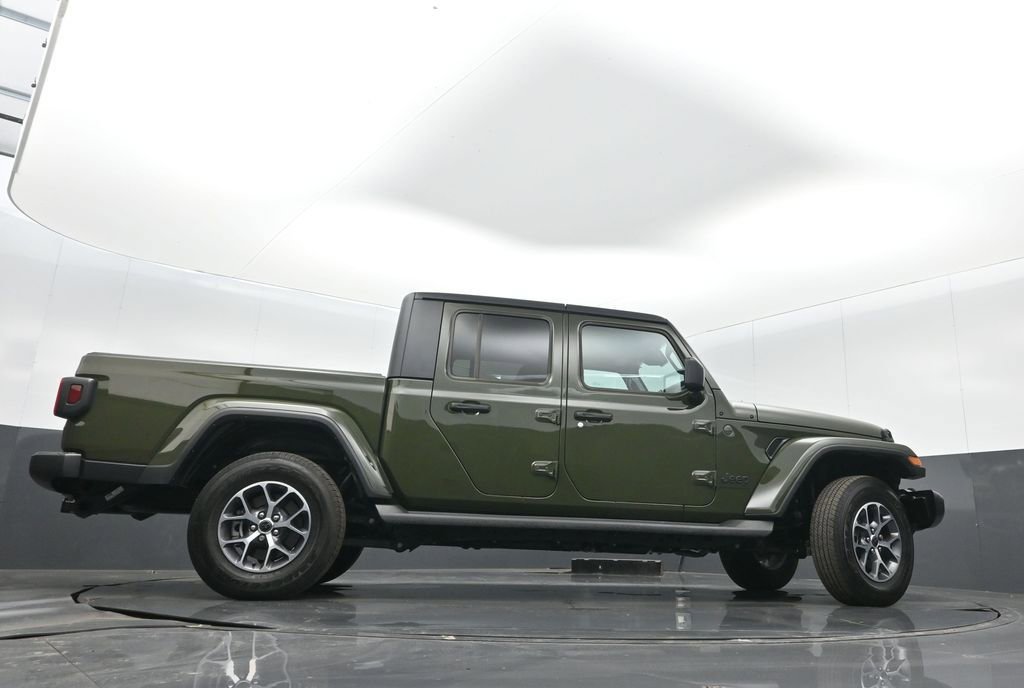 Certified 2024 Jeep Gladiator Sport image 35