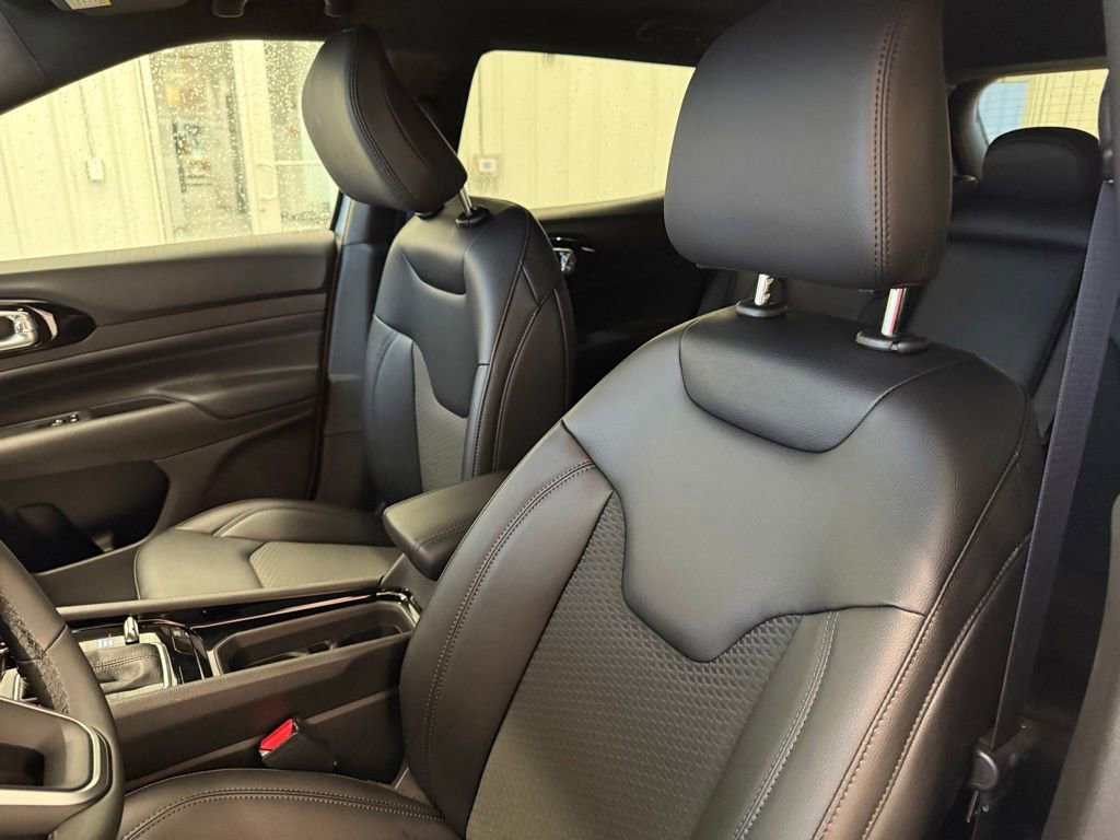 New 2026 Jeep Compass Latitude image 19