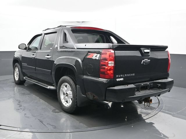 Used 2013 Chevrolet Avalanche LT w/ Suspension Package, Off-Road AWD/4WD image 10