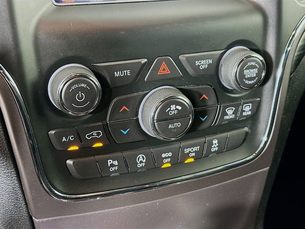 Used 2019 Jeep Grand Cherokee Laredo image 15