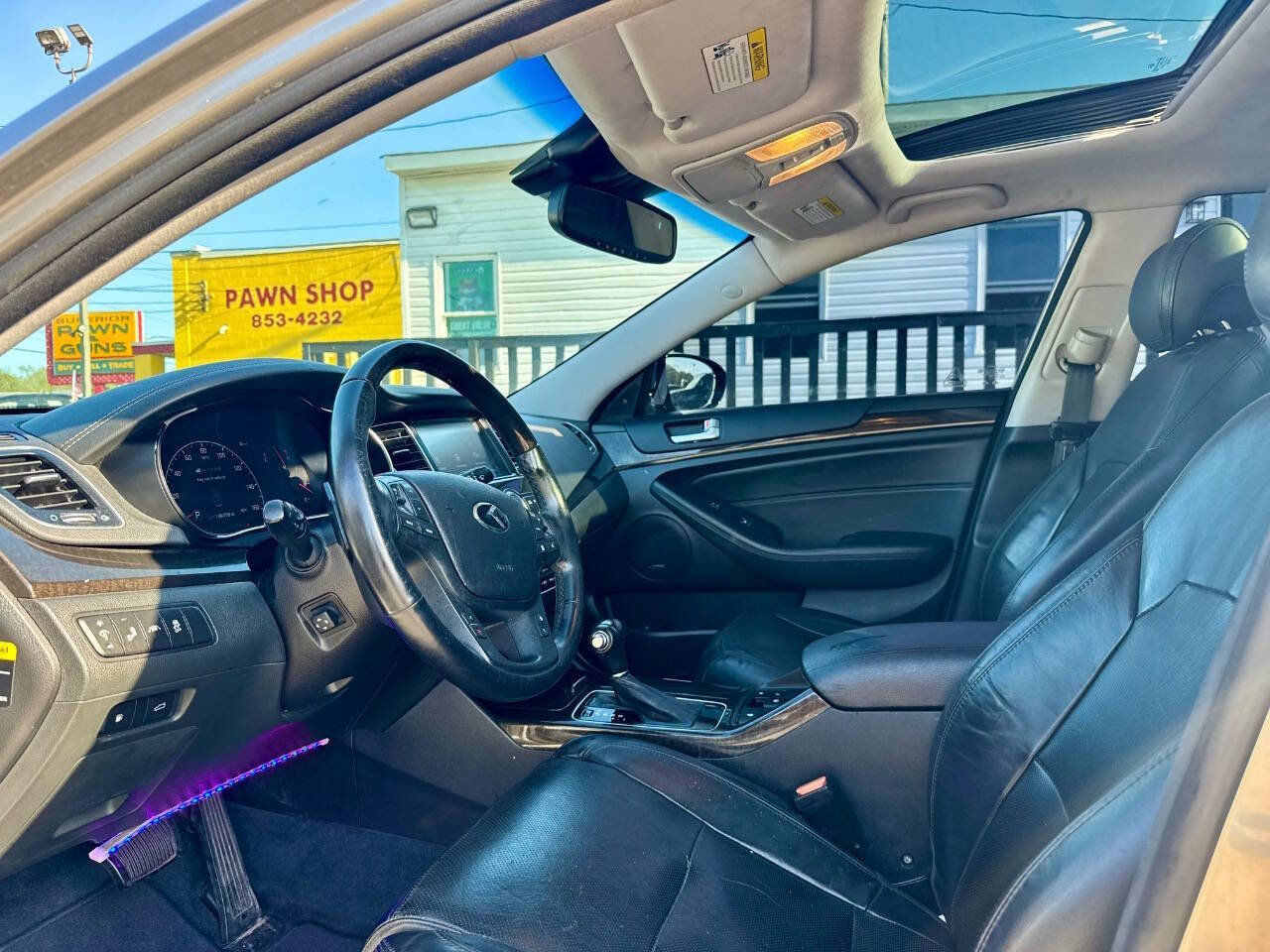 Used 2015 Kia Cadenza Premium w/ Technology Package image 9