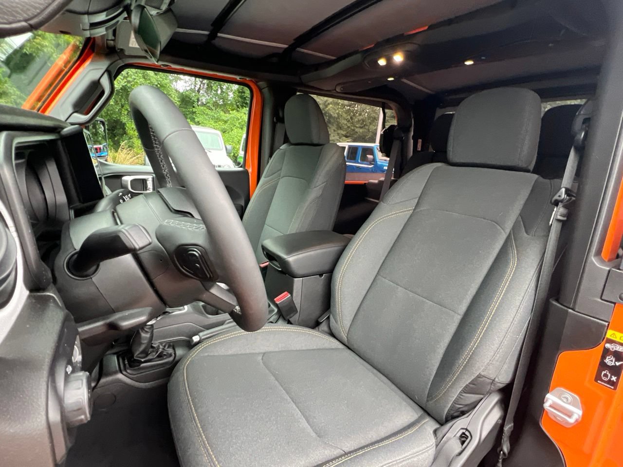 Used 2025 Jeep Wrangler Sport AWD/4WD image 12