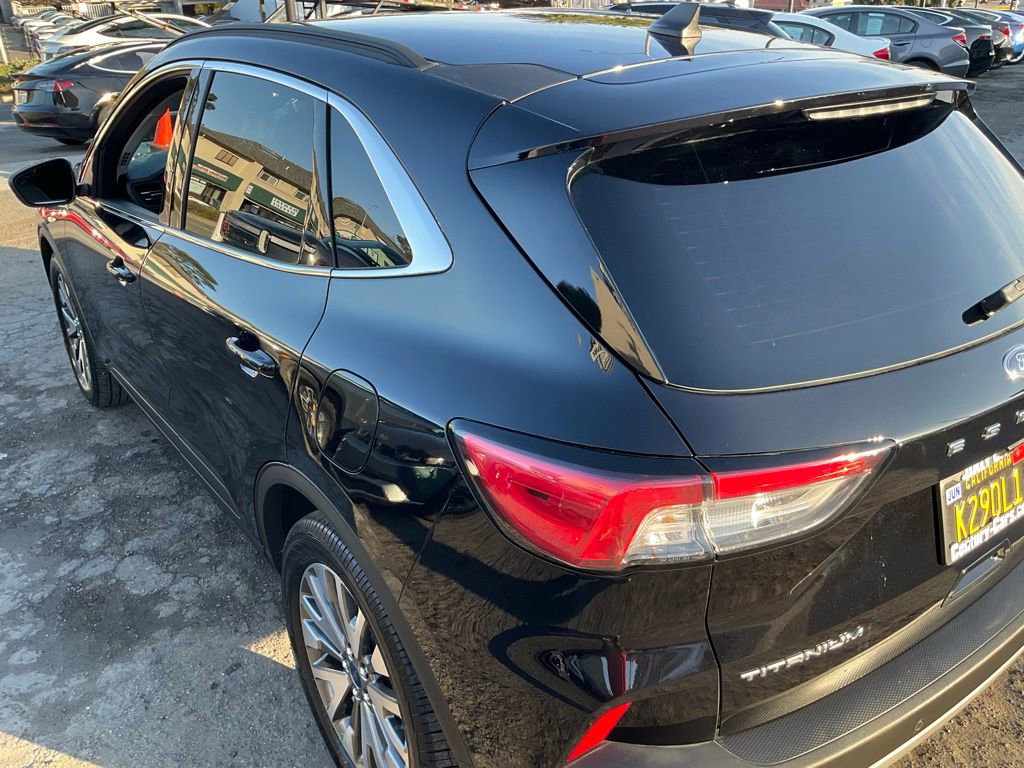 Used 2021 Ford Escape Titanium image 89