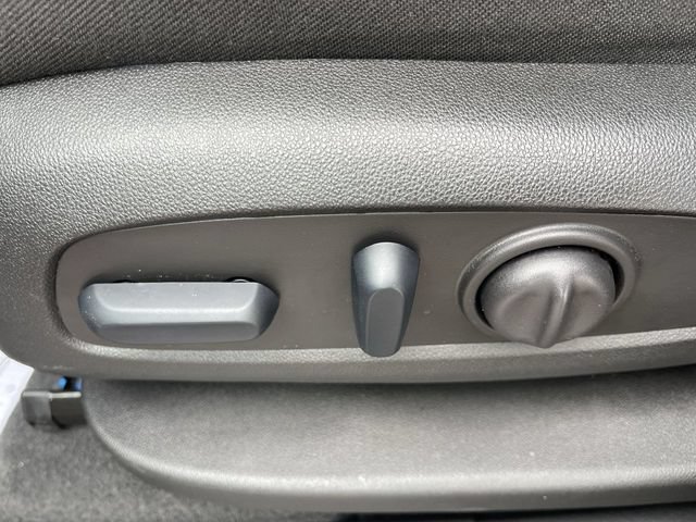 Used 2024 Chevrolet Equinox LT FWD image 12