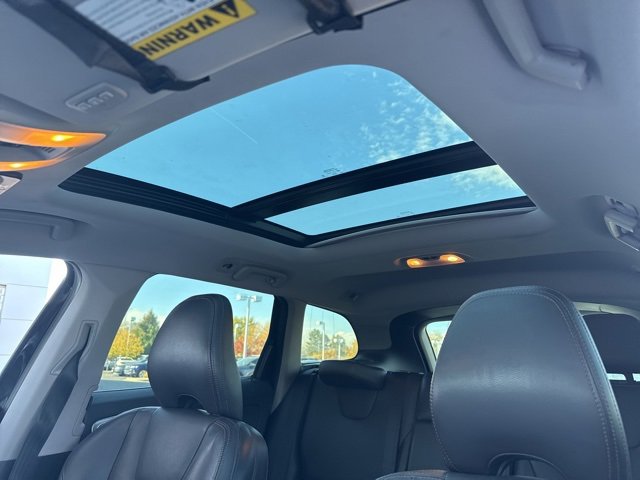 Used 2017 Volvo XC60 T6 Dynamic w/ Preferred Option Package image 8