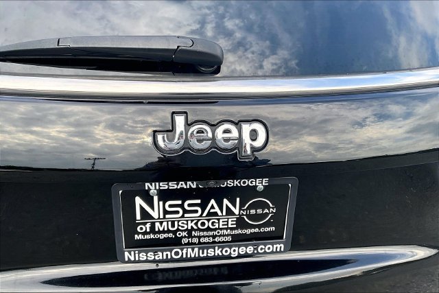 Used 2025 Jeep Compass Limited AWD/4WD image 24