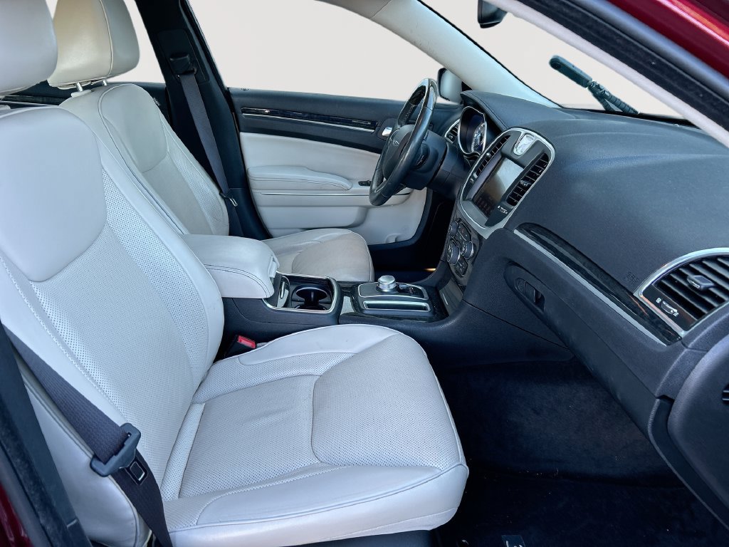 Used 2016 Chrysler 300 C w/ Safetytec Plus Group RWD image 30
