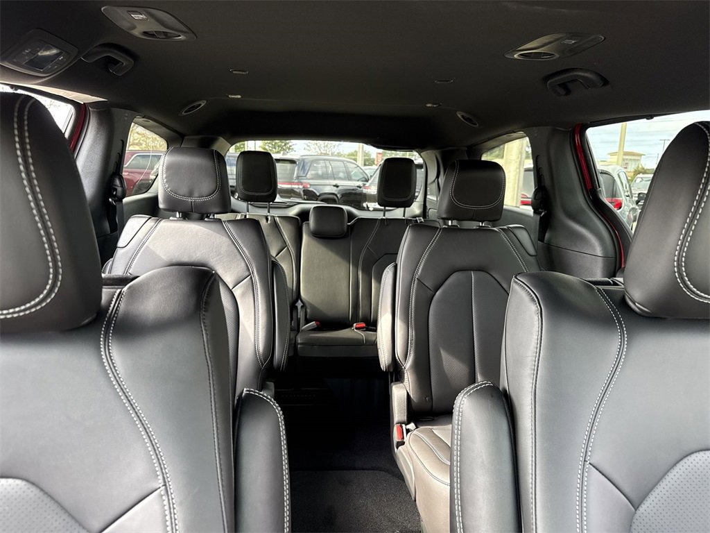 New 2026 Chrysler Pacifica Select image 30