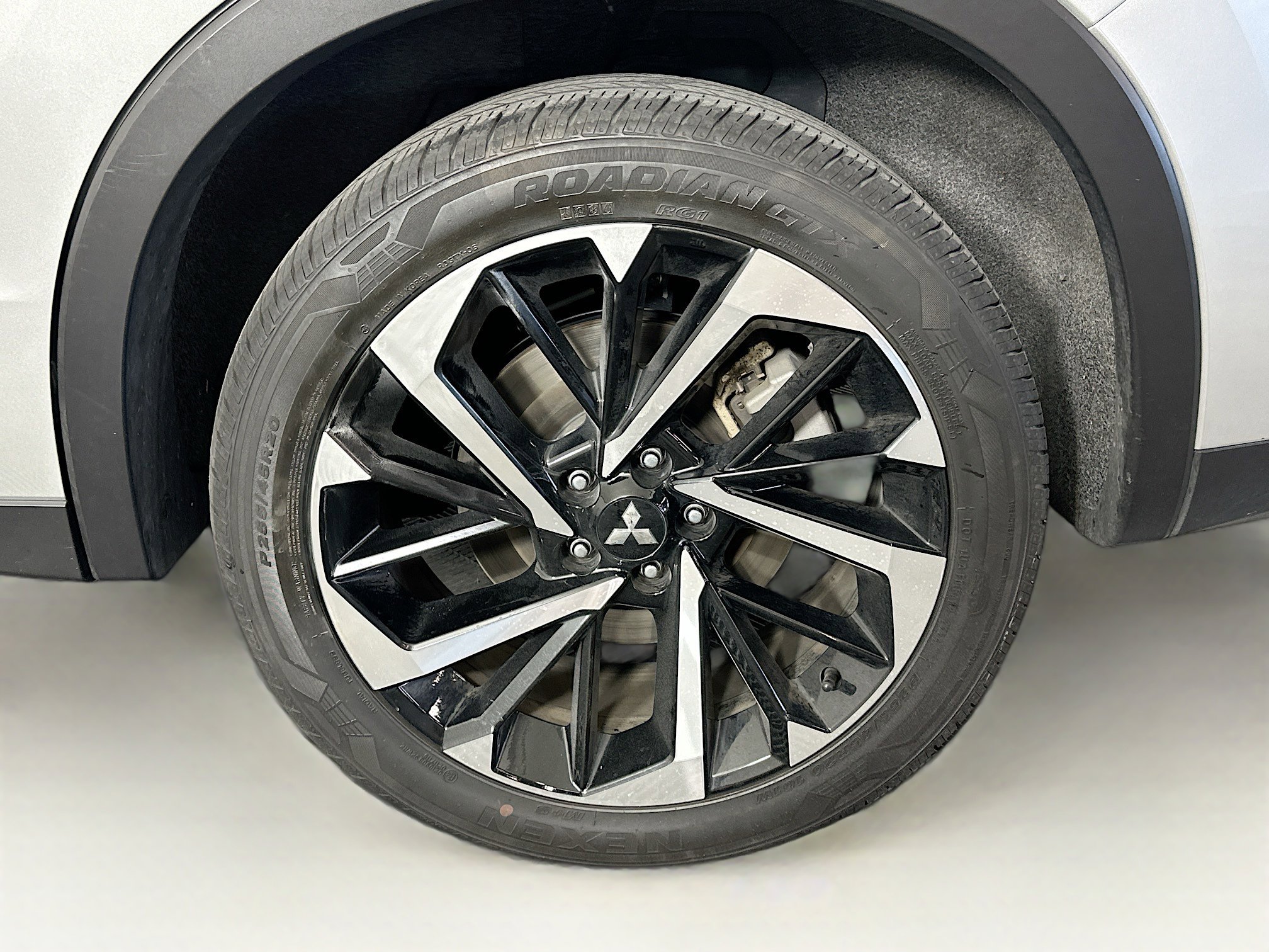 Used 2024 Mitsubishi Outlander SE Black Edition image 11