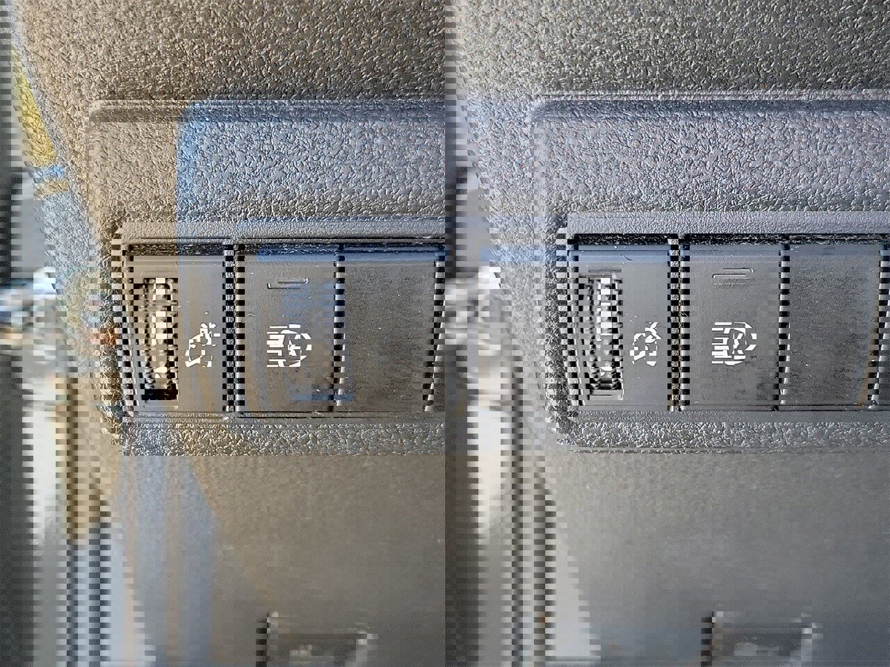 Used 2020 Toyota Corolla SE image 29