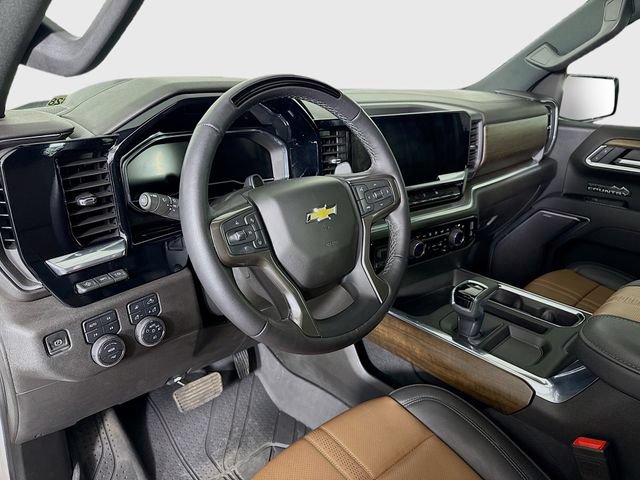 Used 2025 Chevrolet Silverado 1500 High Country w/ High Country Premium Package AWD/4WD image 10