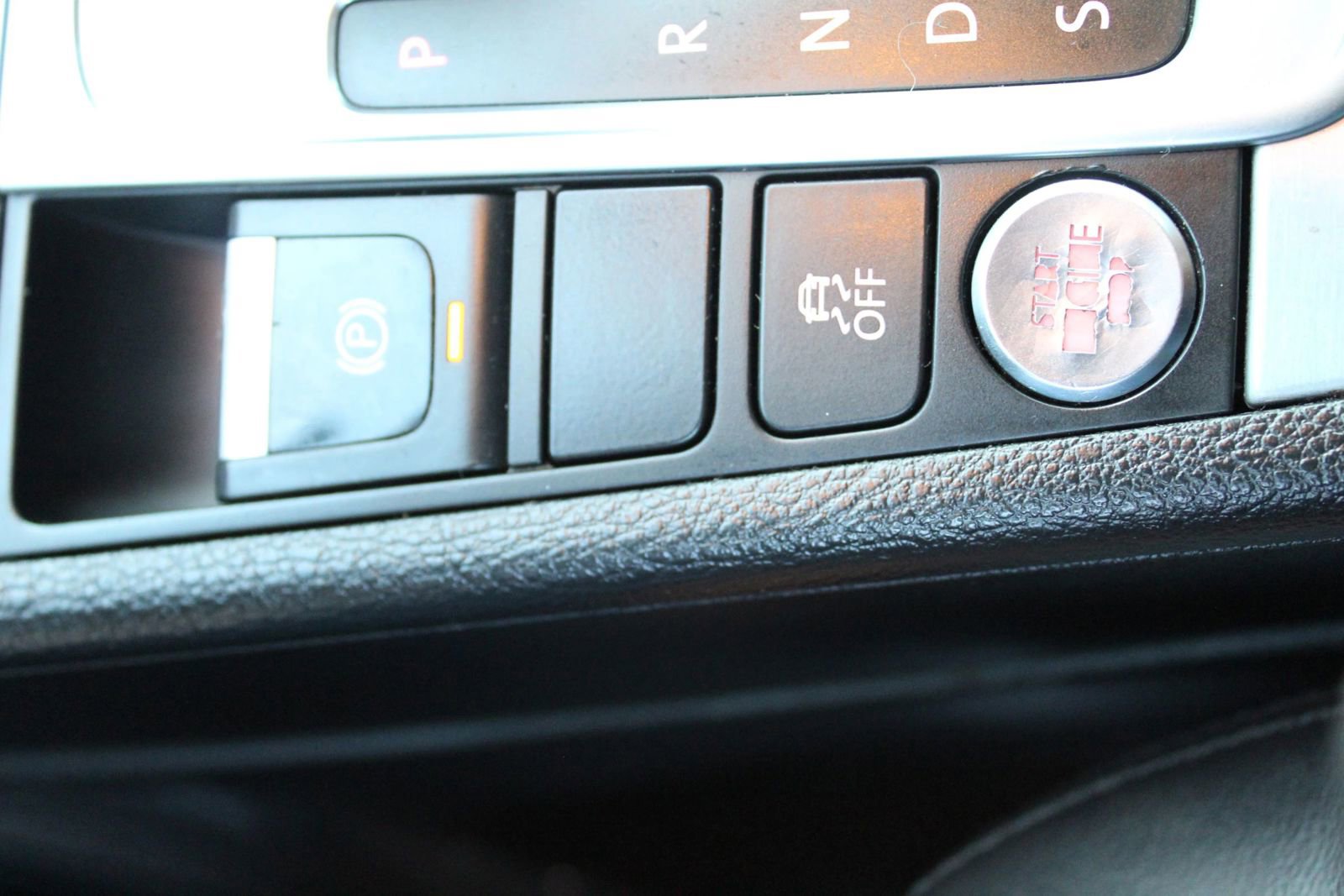 Used 2014 Volkswagen CC Executive FWD image 22