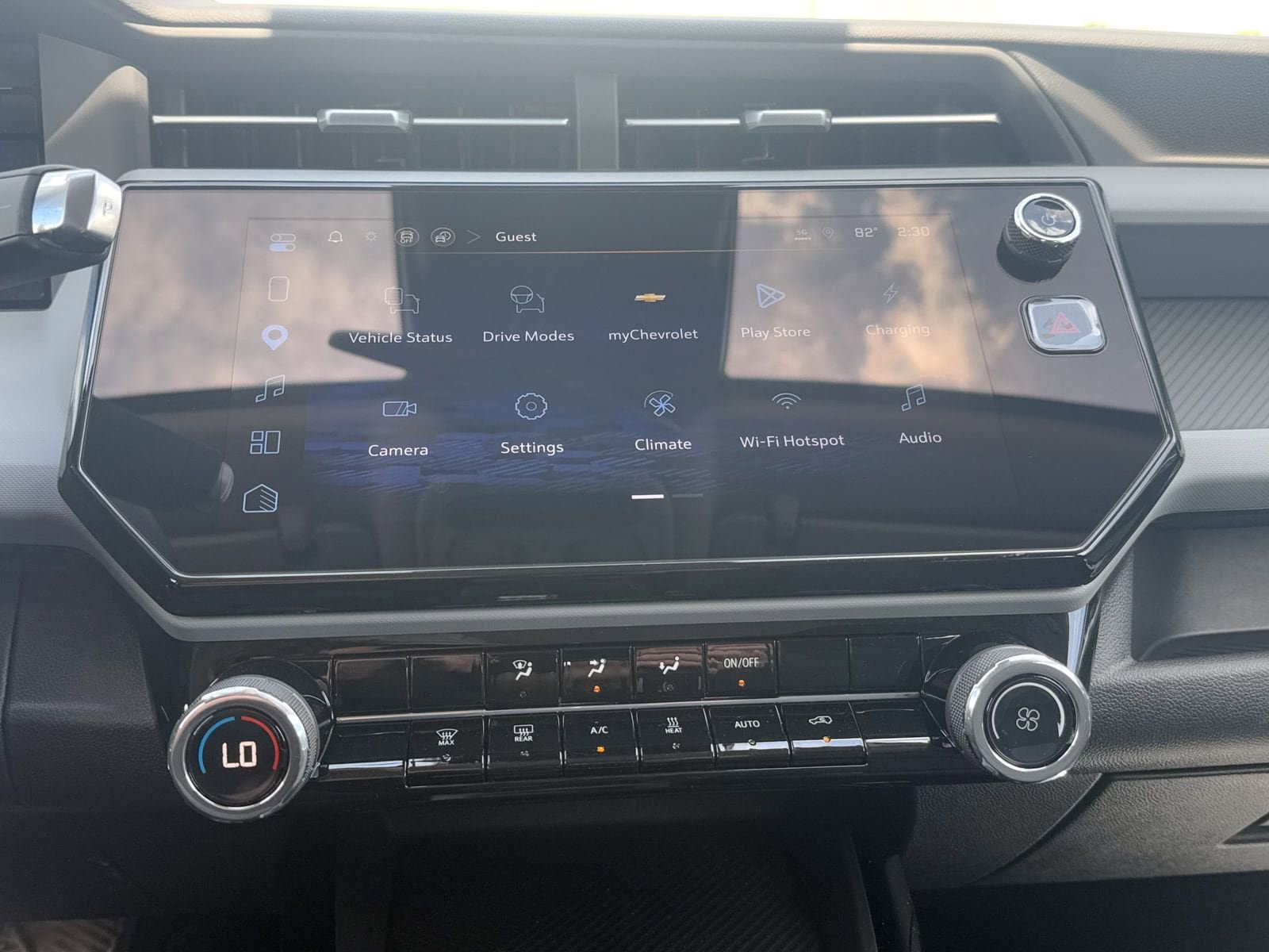 New 2027 Chevrolet Bolt LT w/ LPO, All-Weather Package FWD image 17