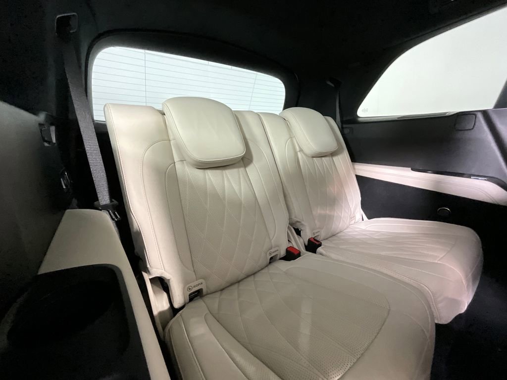 Used 2023 Mercedes-Benz GLS 63 AMG 4MATIC image 24