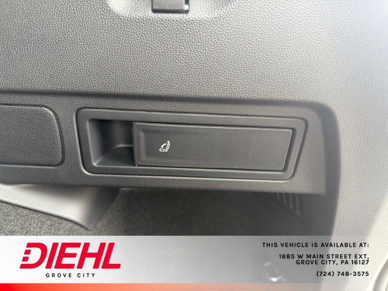 Used 2024 Volkswagen Tiguan SE AWD/4WD image 15