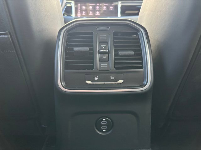 Certified 2025 Porsche Macan image 24