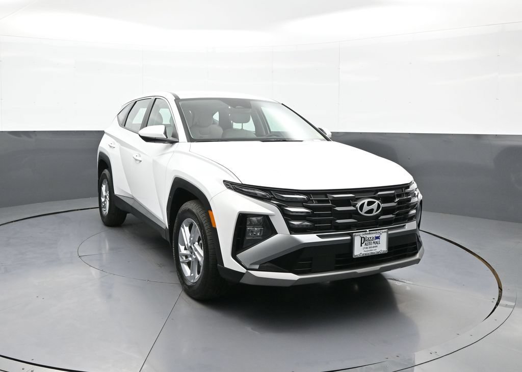 Certified 2025 Hyundai Tucson SE AWD/4WD image 3