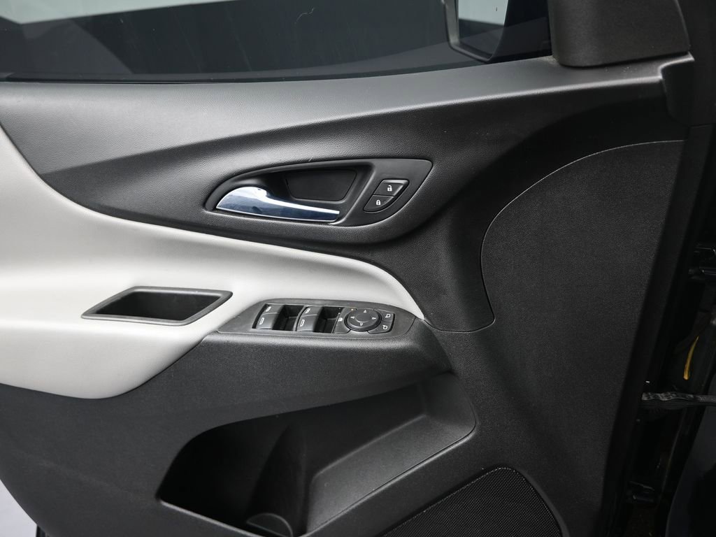Used 2021 Chevrolet Equinox LS image 11