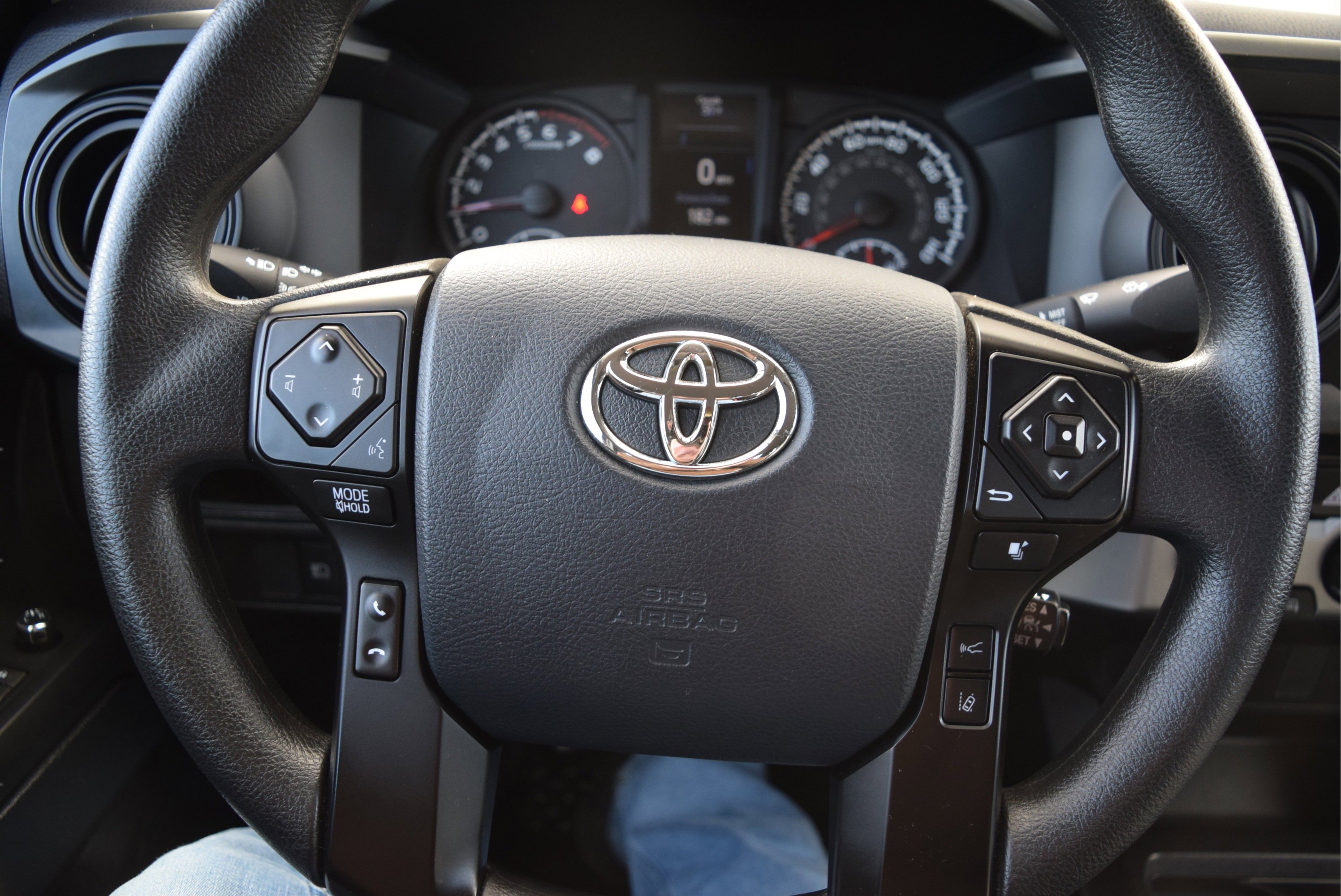Used 2018 Toyota Tacoma SR w/ SR Convenience Package AWD/4WD image 10