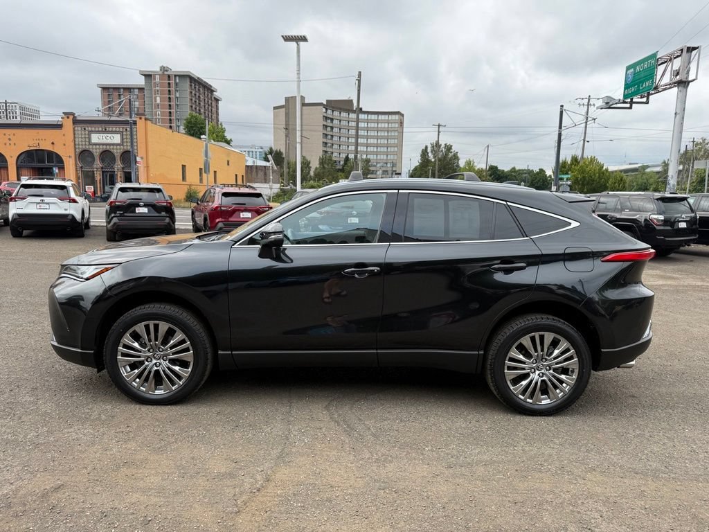 Certified 2024 Toyota Venza XLE AWD/4WD image 5