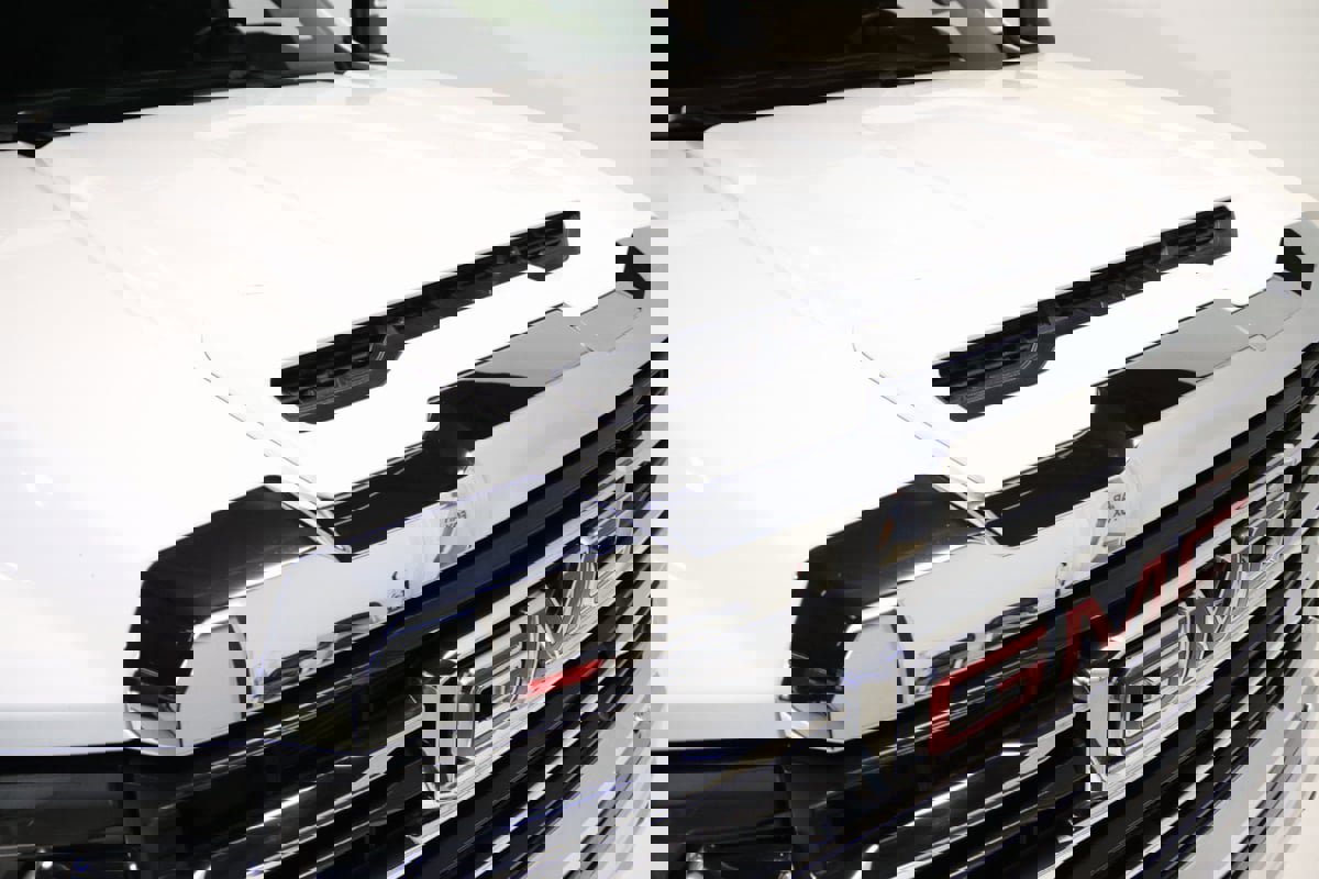 Used 2025 GMC Sierra 2500 SLE w/ SLE Convenience Package image 33