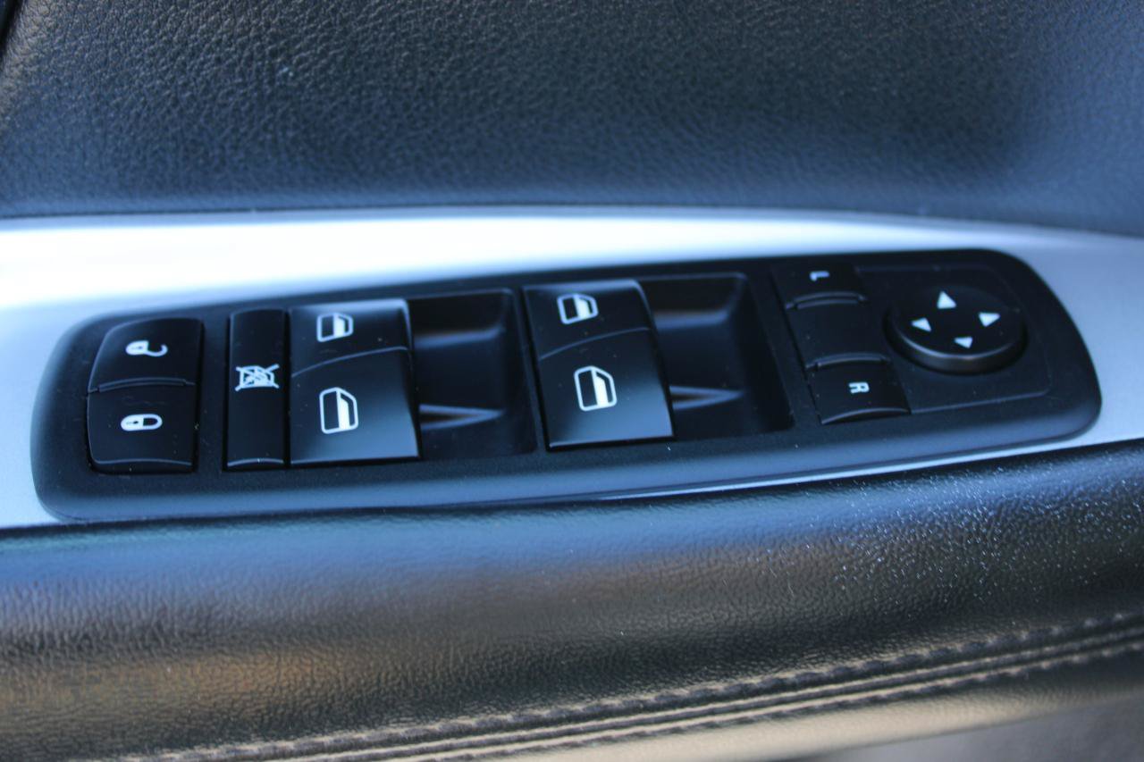 Used 2016 Dodge Journey SXT w/ Comfort/Convenience Group FWD image 15