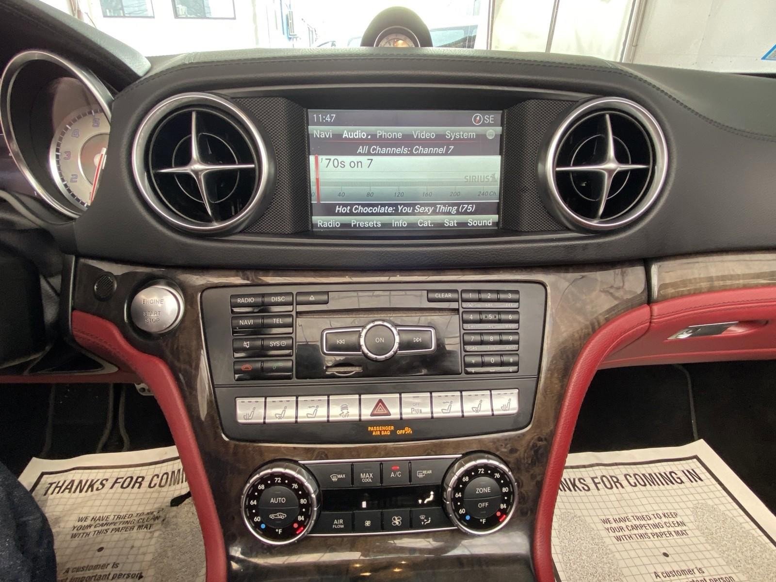 Used 2015 Mercedes-Benz SL 550 image 3