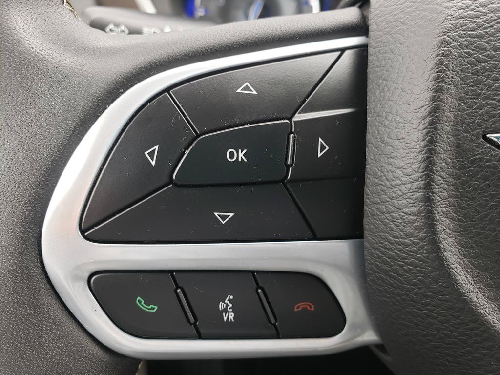 Certified 2023 Chrysler Voyager LX FWD image 22