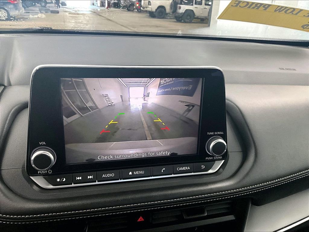 Used 2024 Nissan Rogue S image 19