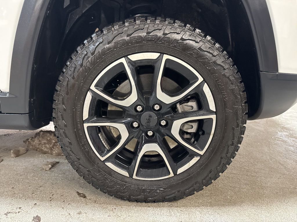 Used 2024 Jeep Compass Trailhawk w/ Trailhawk Convenience Group image 26