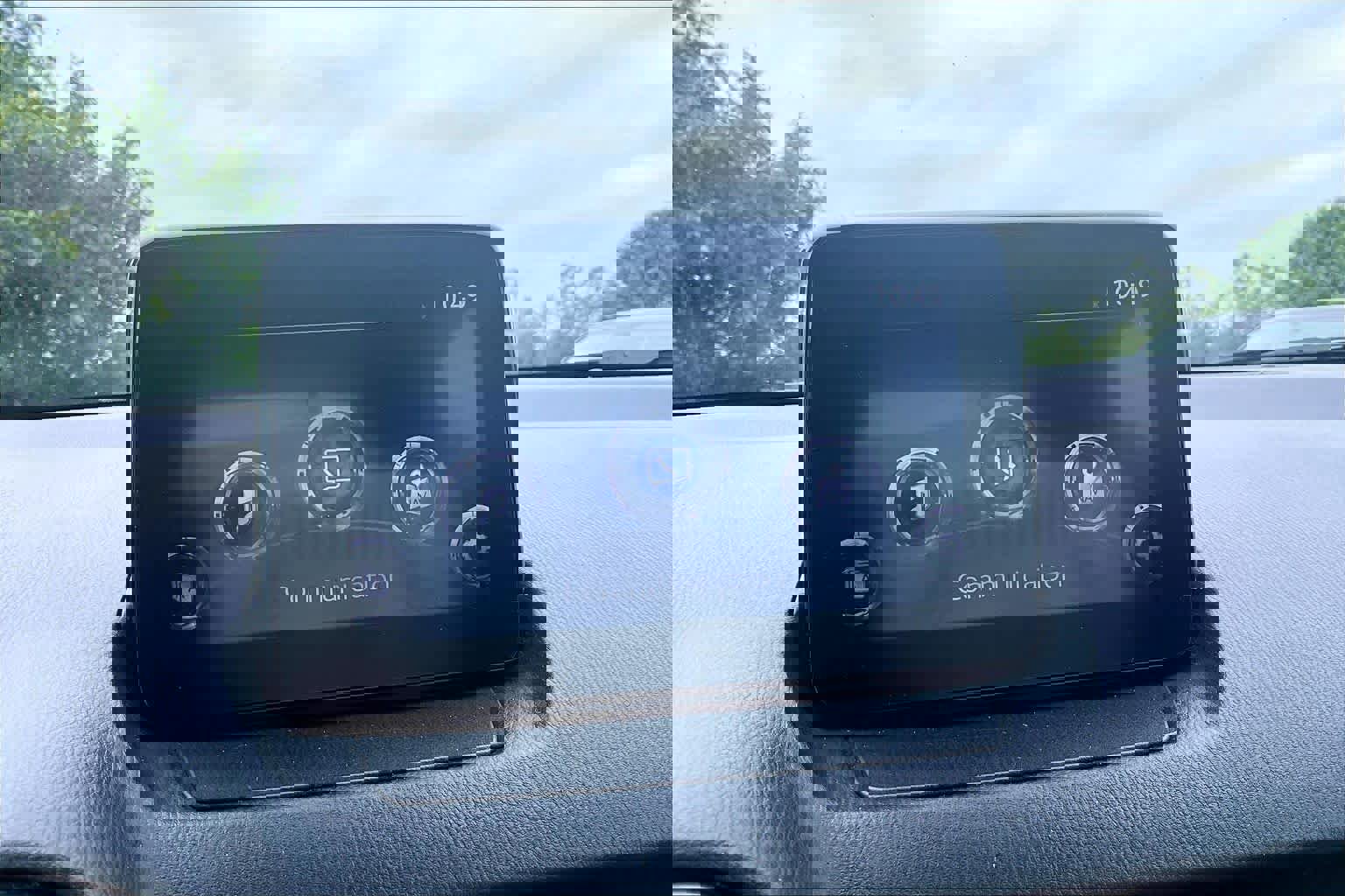 Used 2019 Toyota Yaris LE FWD image 32