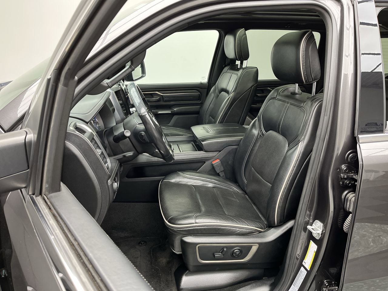 Used 2020 RAM 1500 Limited AWD/4WD image 10