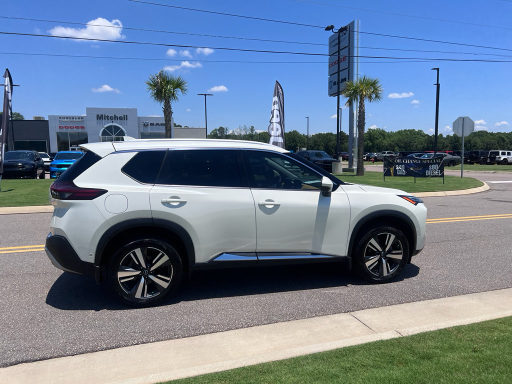 Used 2023 Nissan Rogue Platinum FWD image 4