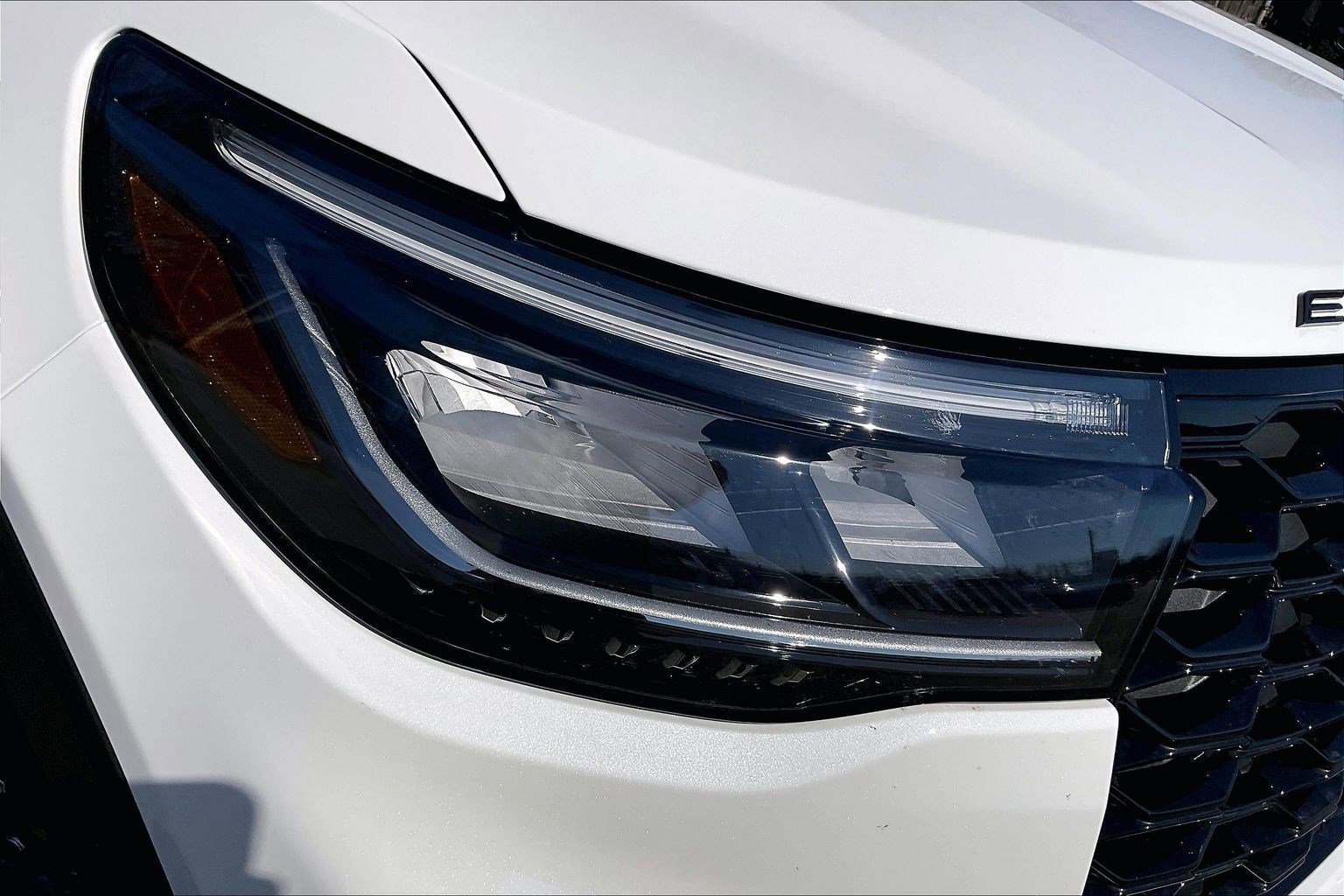 Used 2025 Ford Explorer ST image 29