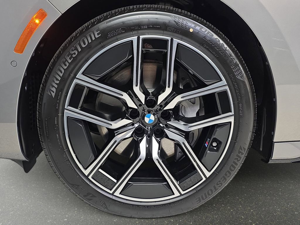 New 2026 BMW 740i xDrive w/ Executive Package AWD/4WD image 31