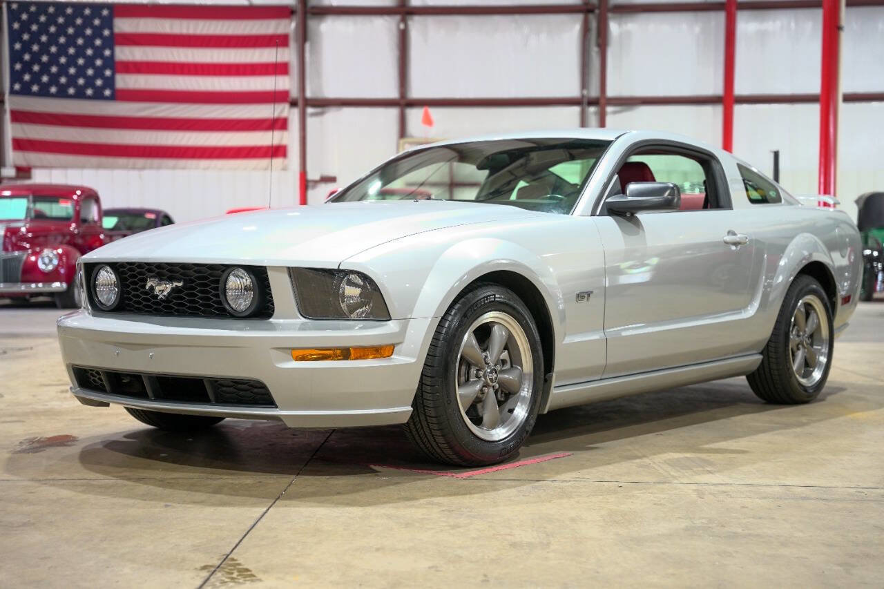 Used 2005 Ford Mustang GT Premium image 1