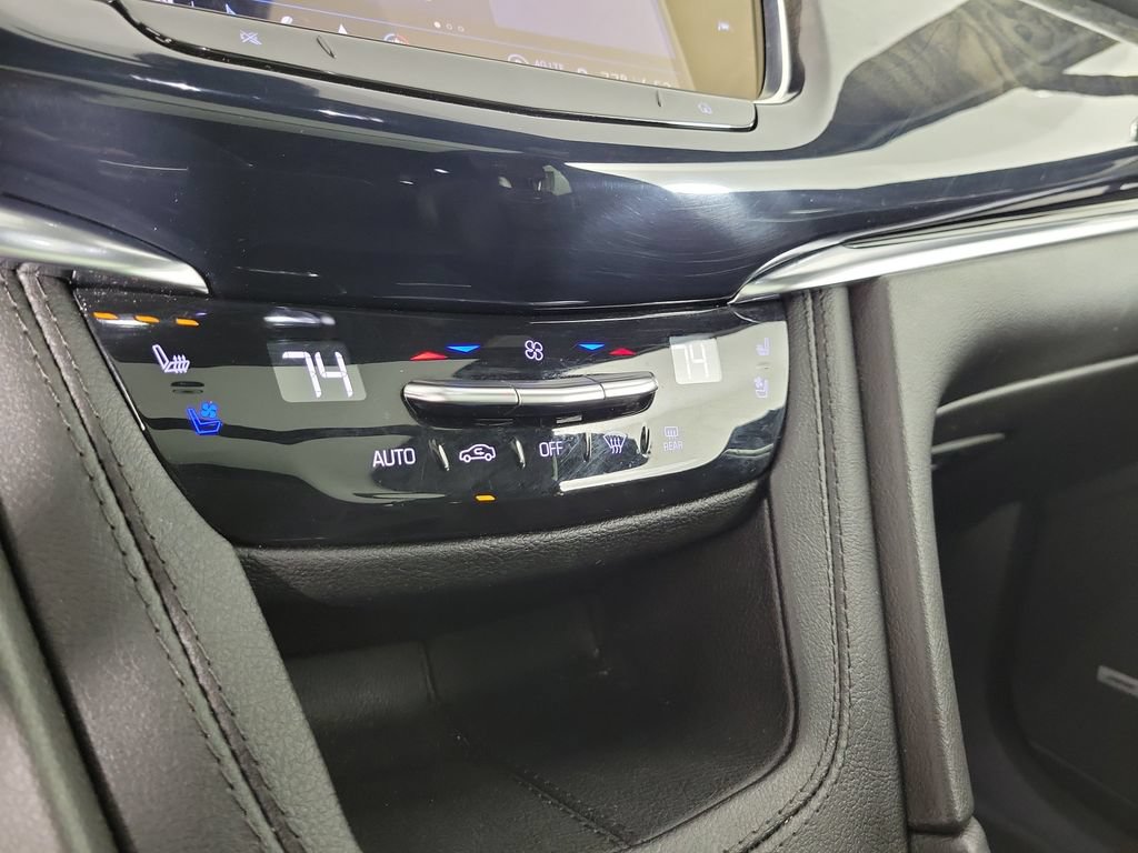 Certified 2024 Cadillac XT6 Premium Luxury w/ LPO, Floor Liner Package AWD/4WD image 30